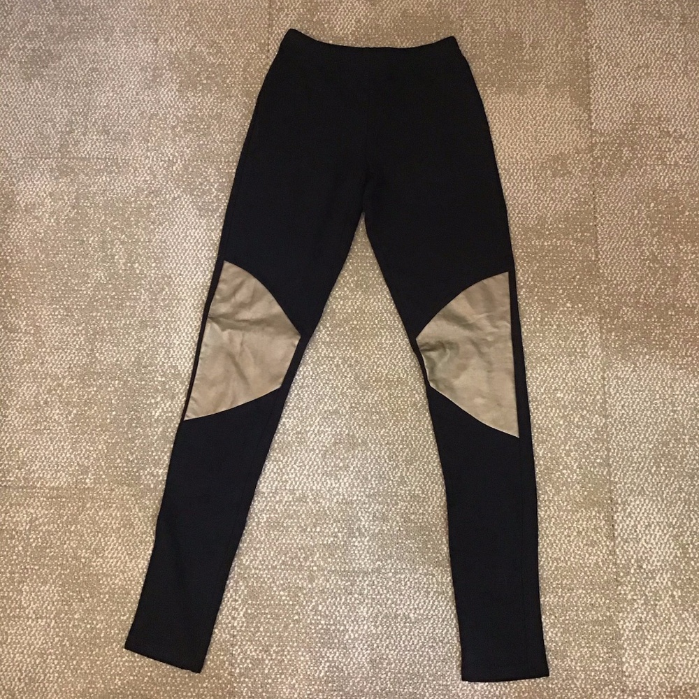 Black and gold leggings